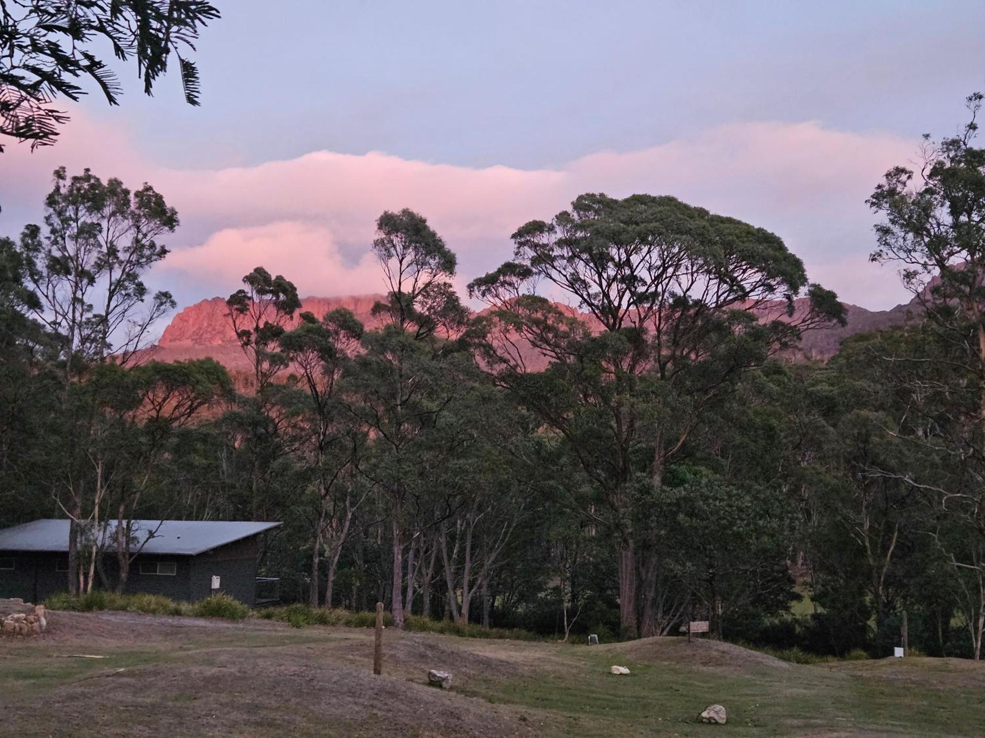 Craggy Peaks Wilderness Cabins Rossarden Экстерьер фото